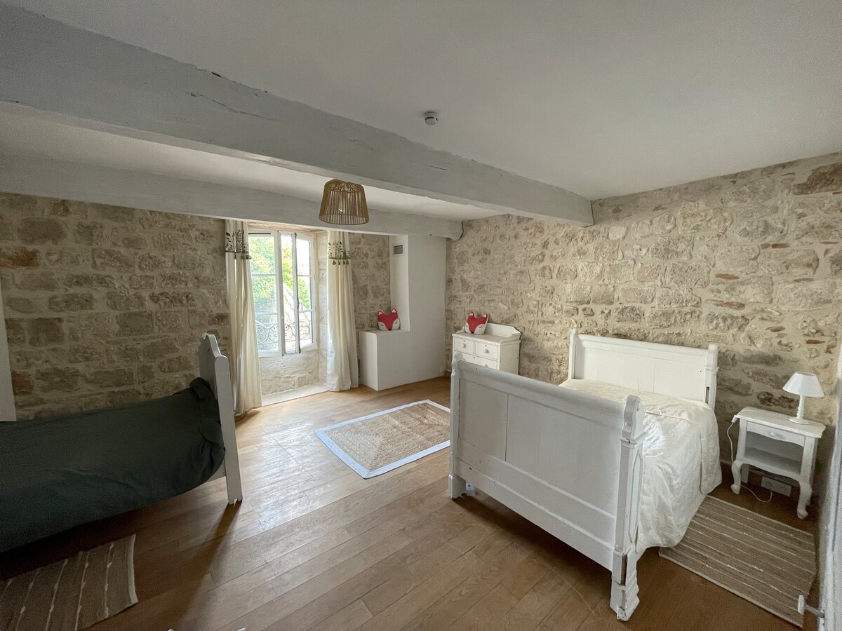 საძინებელი 1