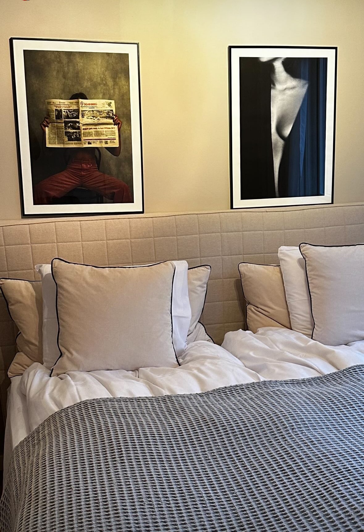 Соба 21 има двокреветни соби со двокреветни кревети и приватна бања со туш со прозорец. Телевизор и Chromecast во секоја соба. Креветите се направени. Вклучени се крпи и крем за туширање, шампон и балсам за коса. 