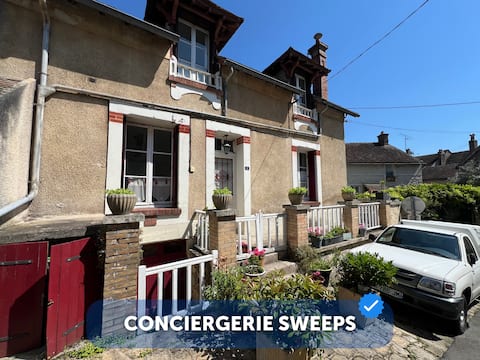 House – heart (12th century) village – Paris 55 min. train