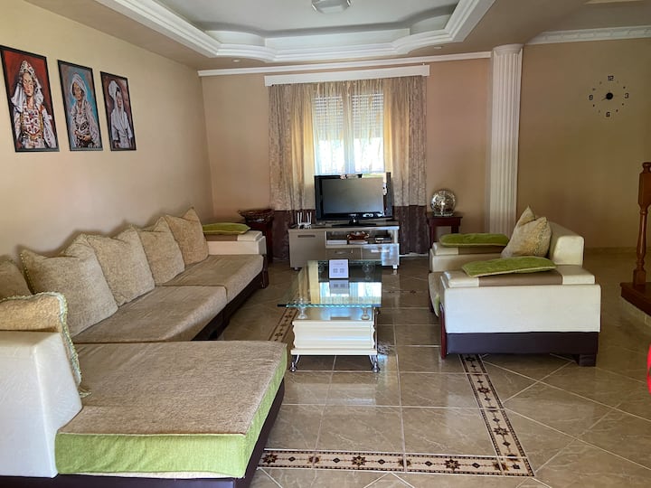 Guesthouse Hoxholli,
 Free Local Breakfast. - Albanie