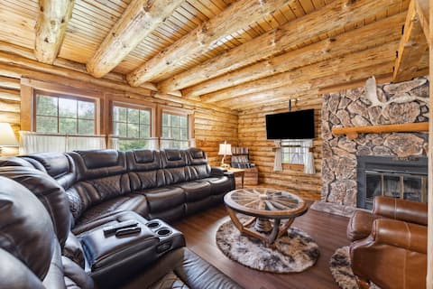 Sprawling Cabin Estate with Hot Tub and Games