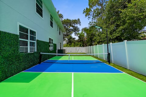 Pickeball, Arcade, Pool — Luxury Mansion