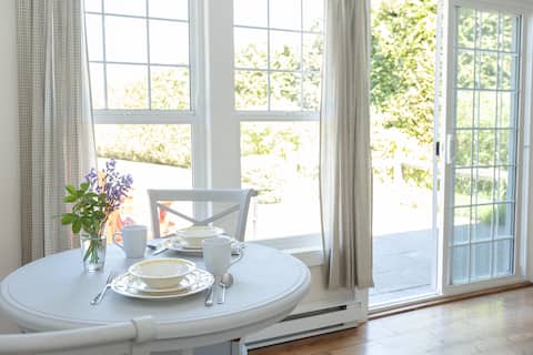 Sit Back & Watch Waves at Rathtrevor Cottage