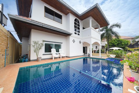 5 bedroom pool villa quiet beach