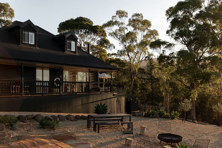 The Chalet (Tennis court & Sauna)