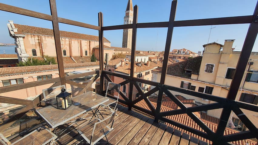 Foresta – Rooftop apartment in historic Palazzo
