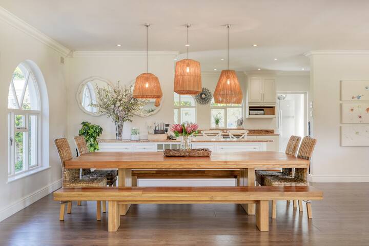 Family-Friendly 4-Bedroom Home in Constantia gallery image 3