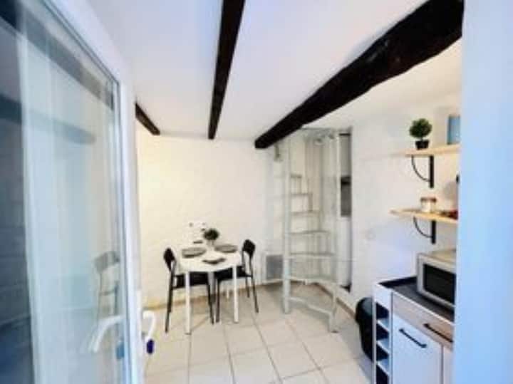 Studio Atypique En Duplex - Brignoles