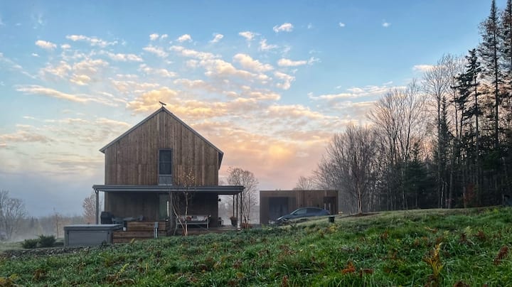 The Grey Barn: Luxe Home w/Fab Fall Foliage Views