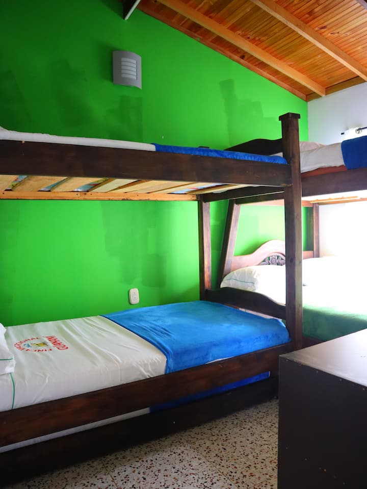 Cabaña Para 10 Personas En Guanani - Socorro