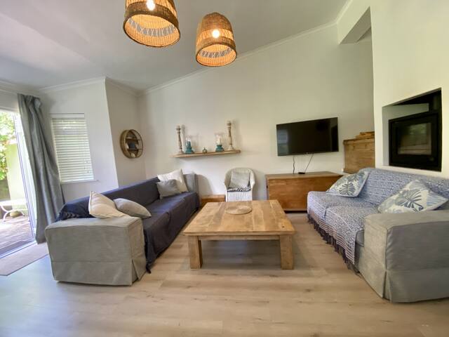 Comfortable & spacious duplex in leafy lane