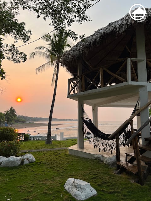 BeachFront House in Playa El Maculís