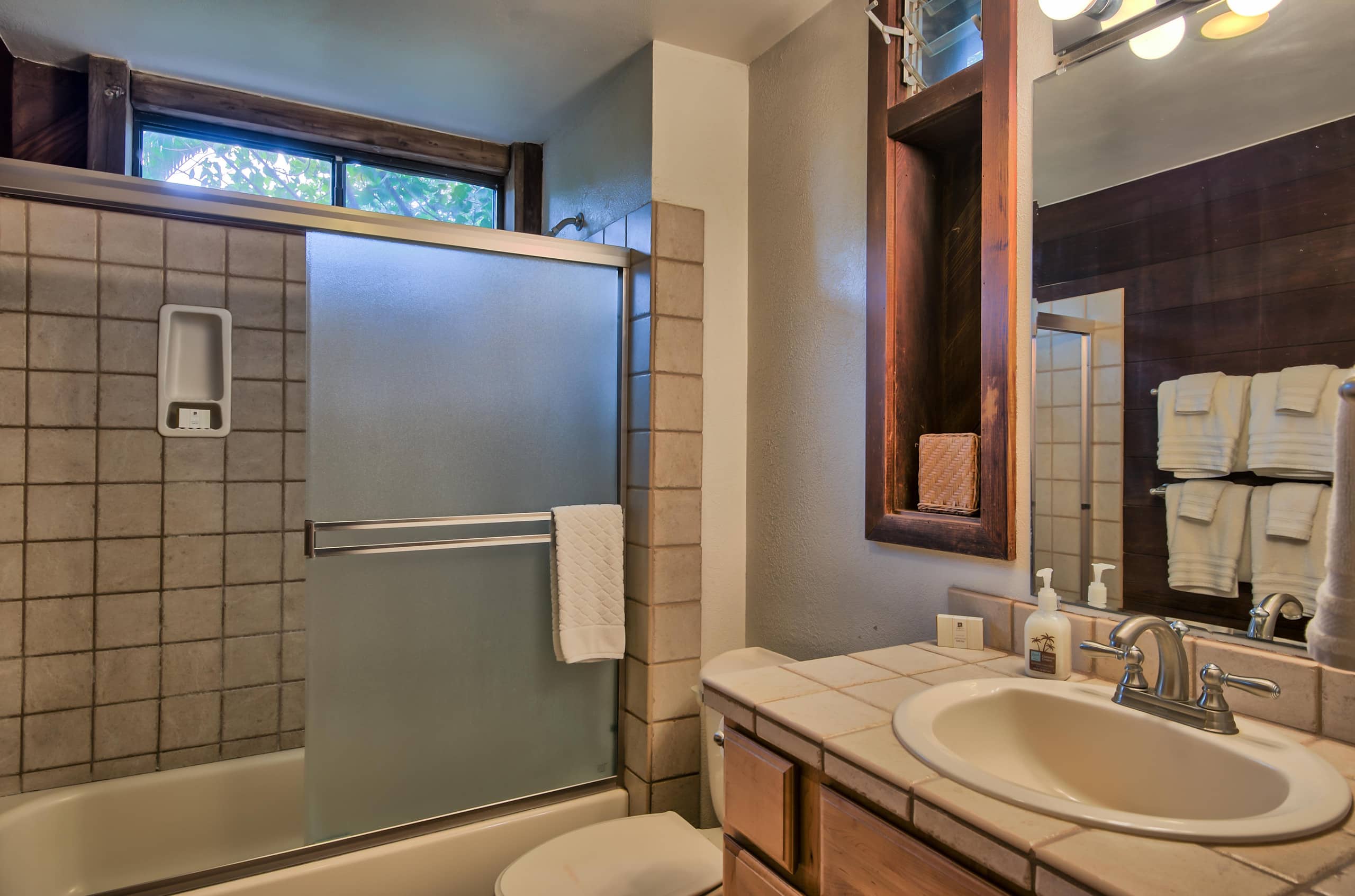 Home in Kihei · ★5.0 · 2 bedrooms · 4 beds · 3 baths - Image 22