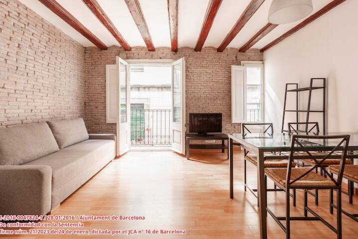 Great 2-Bedroom Apartment close Las Ramblas 5 ppl!