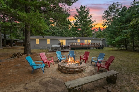 Lakefront Beauty with Hot Tub and Dock