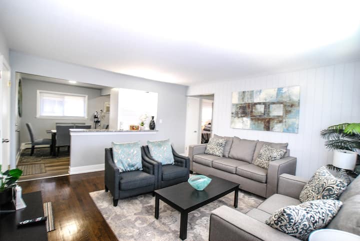 Spacious, Renovated Suburban 2-Bed Near Chicago