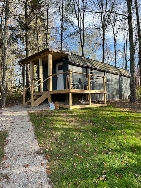 Bea Happy Camper Cabin
Burr Oak
