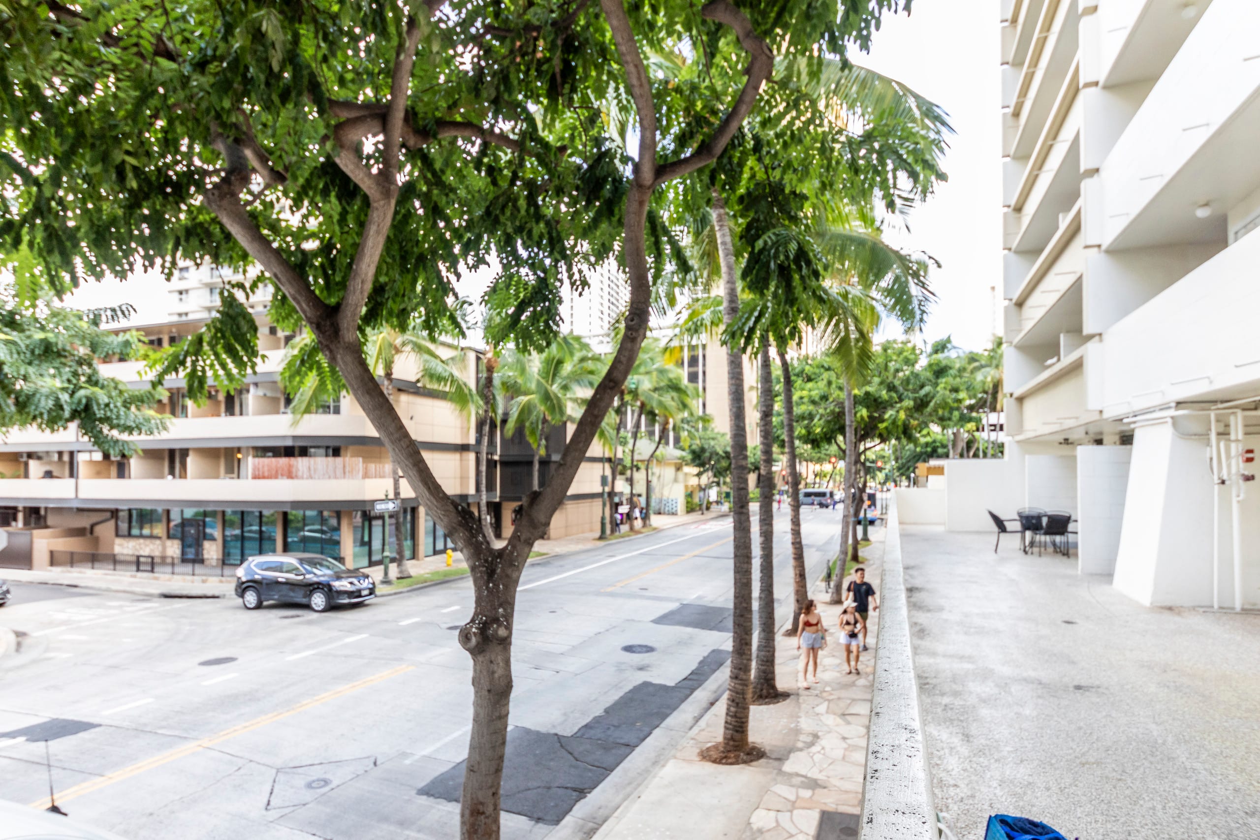 Condo in Honolulu · ★4.68 · Studio · 1 bed · 1 private bath - Image 8