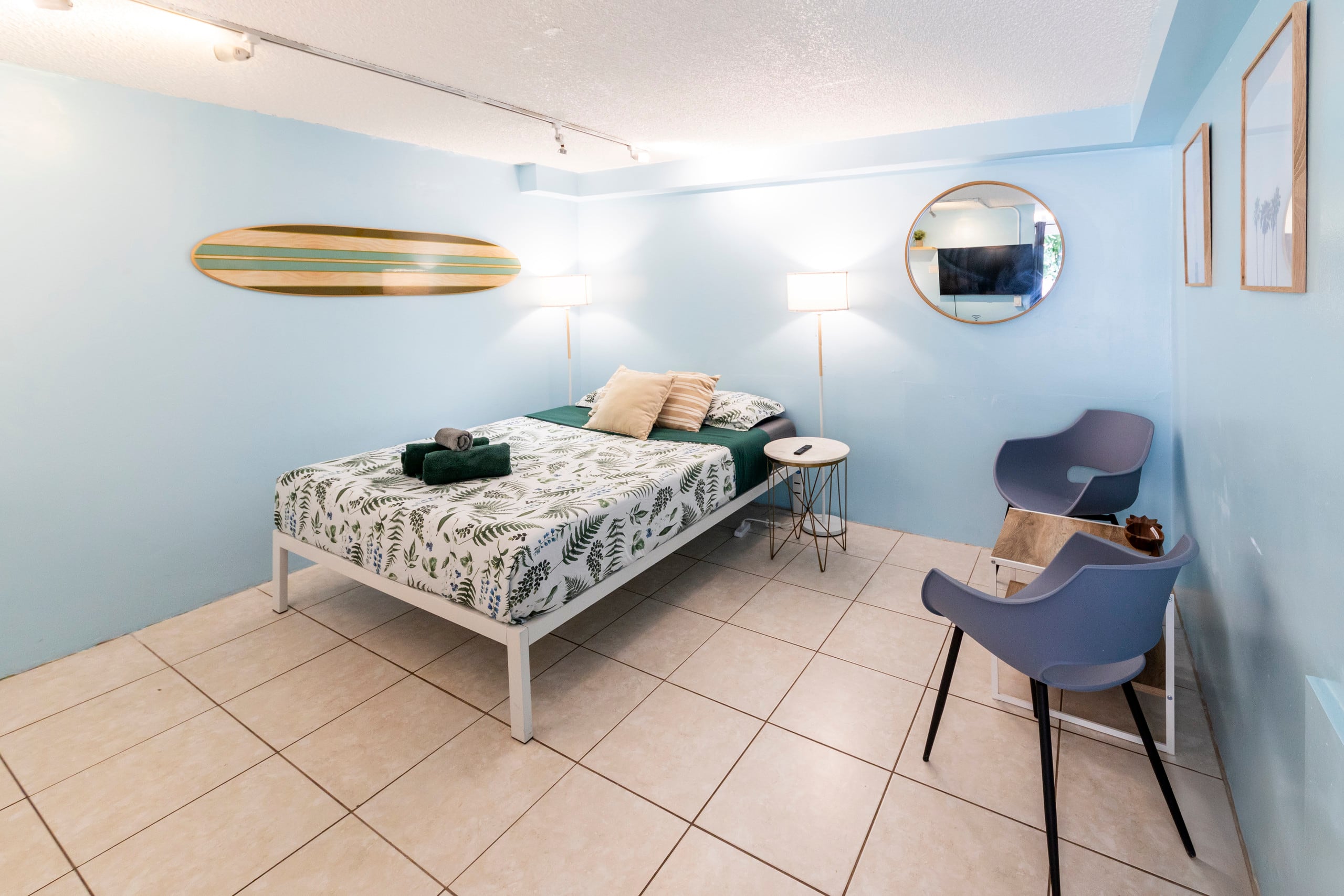 Condo in Honolulu · ★4.68 · Studio · 1 bed · 1 private bath - Image 12