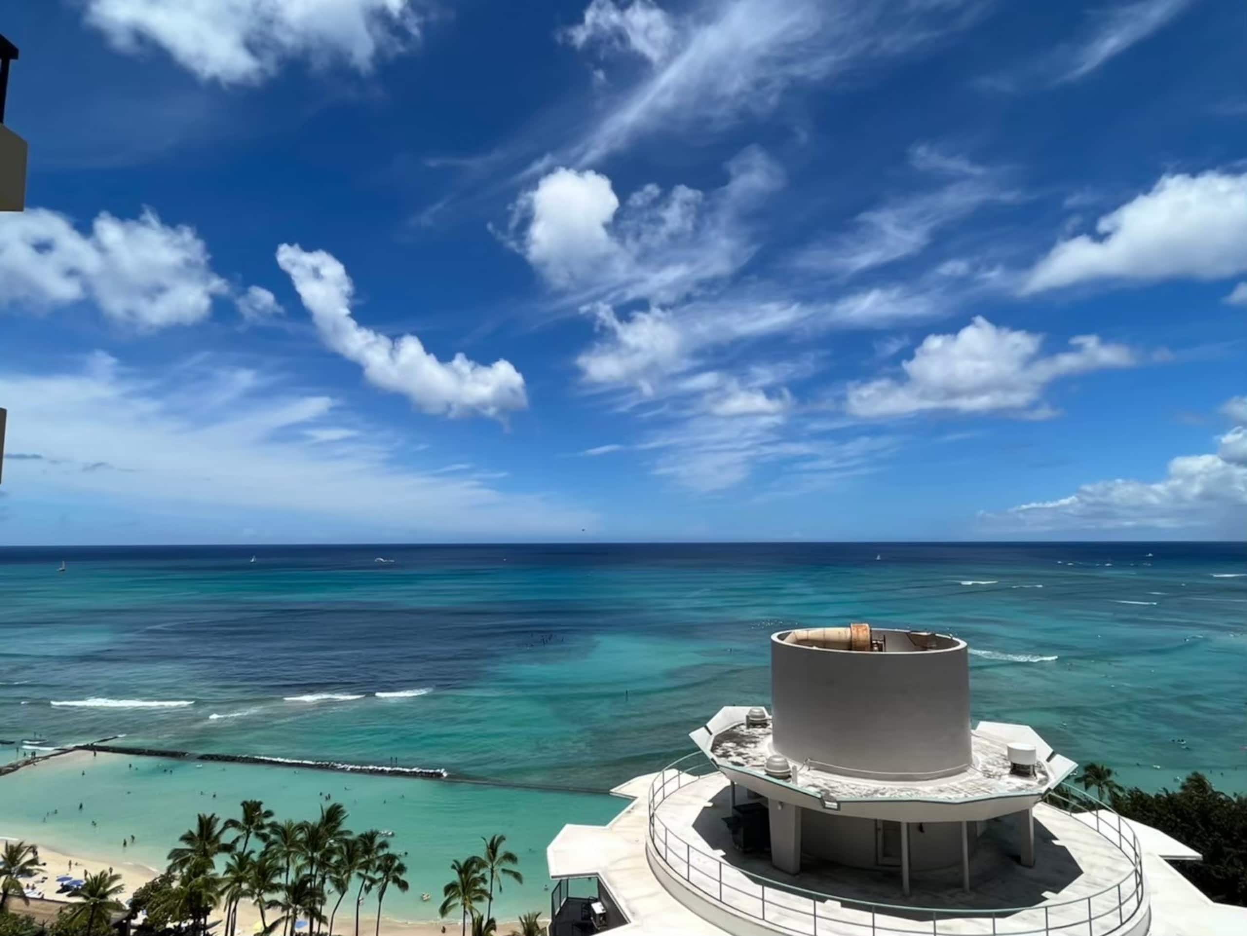Condo in Honolulu · ★4.61 · Studio · 1 bed · 1 private bath - Image 32