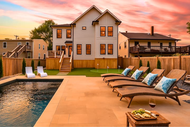 East Oasis | Private Pool + Putting Green