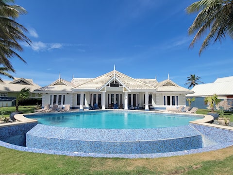 Villa Marius - a Scenic Land and Sea Retreat!