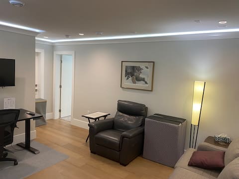 Popular Airbnb listing: 1 BR w/Shower, Liv Rm, Kitchenette, TV, Park, Wifi in Guildford