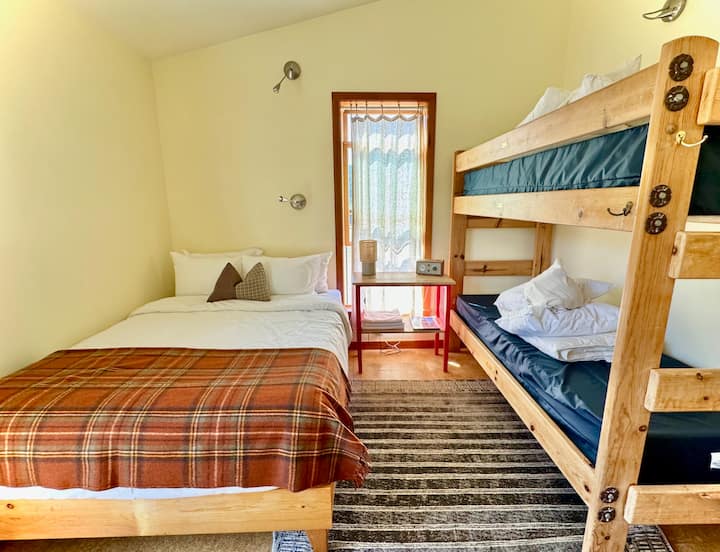 Limantour Lodge - Family Room with shared bath