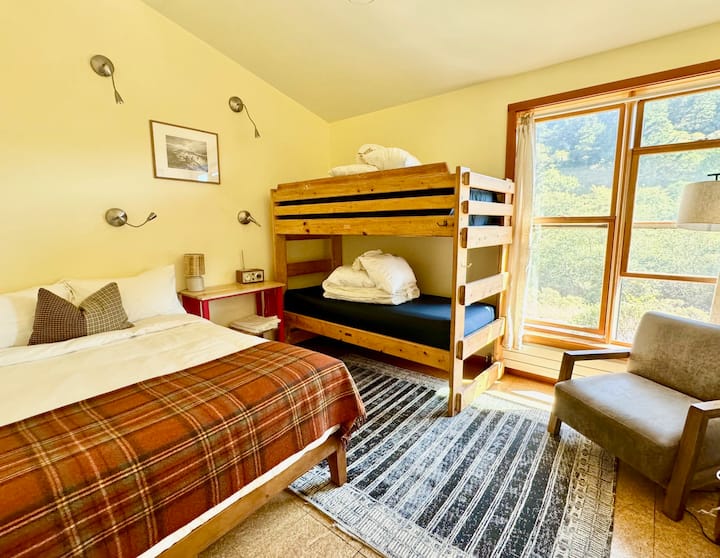 Limantour Lodge - Family Room with shared bath