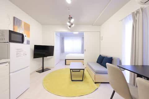 2 minutes walk from the station/b03