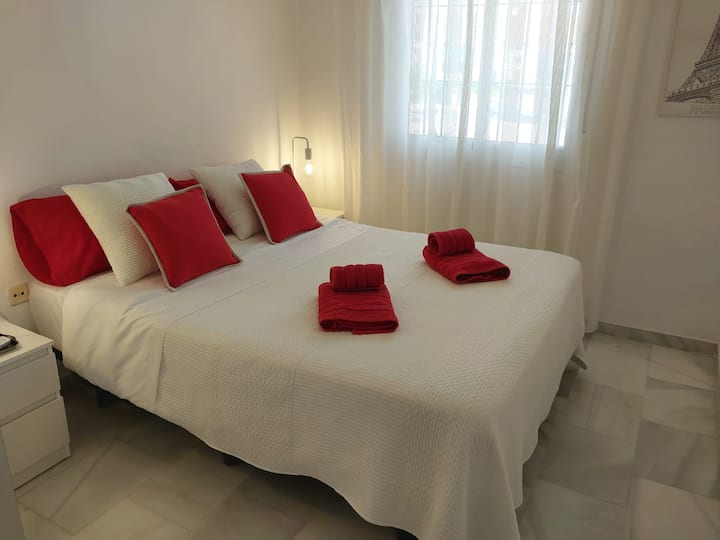 ПАРИСКА спална соба, кревет 150, со клима уред