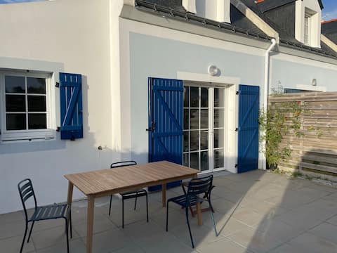 Charming house with south-facing garden!