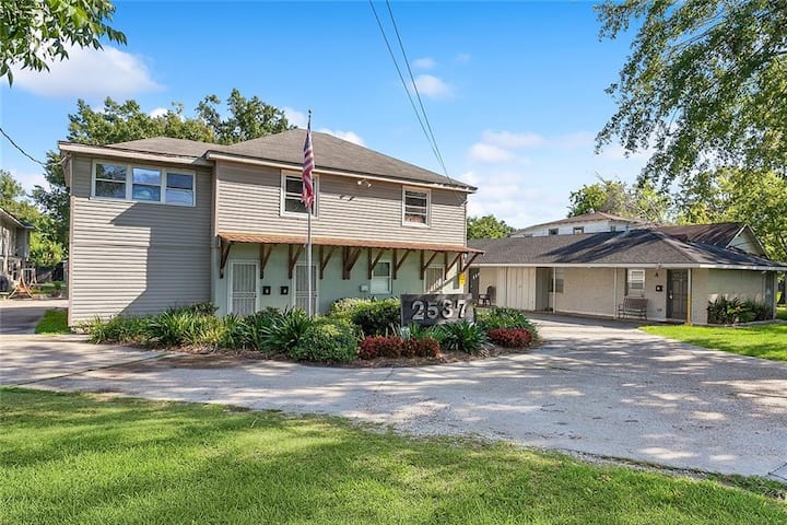 Cozy Furnished 1br | .3 Miles To Ochsner - 梅泰裏