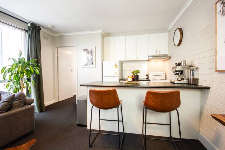 Melbourne At Your Doorstep - Free Parking - Melbourne