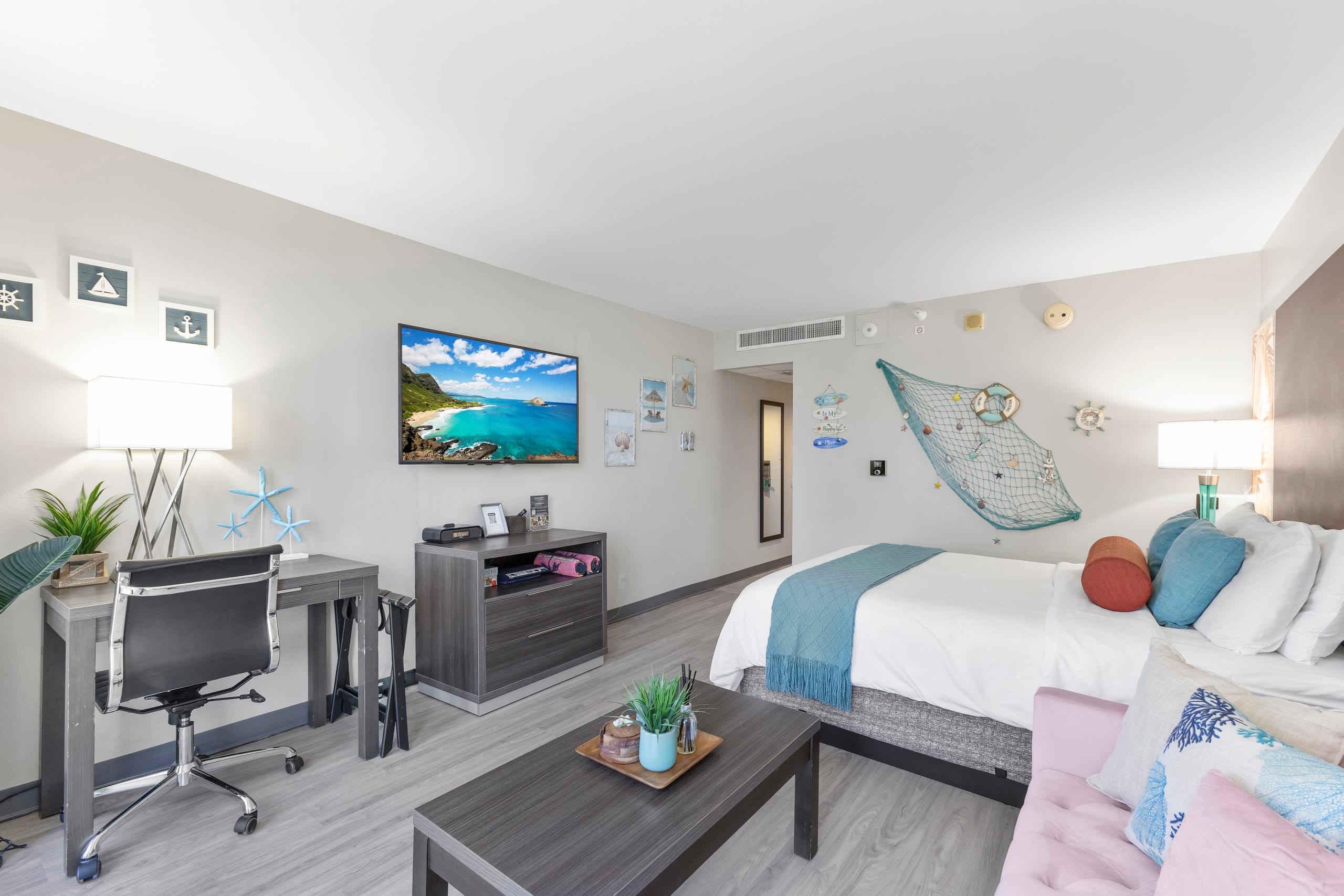 Relaxing & Cozy Coastal Studio with FREE Parking! - Photo 12