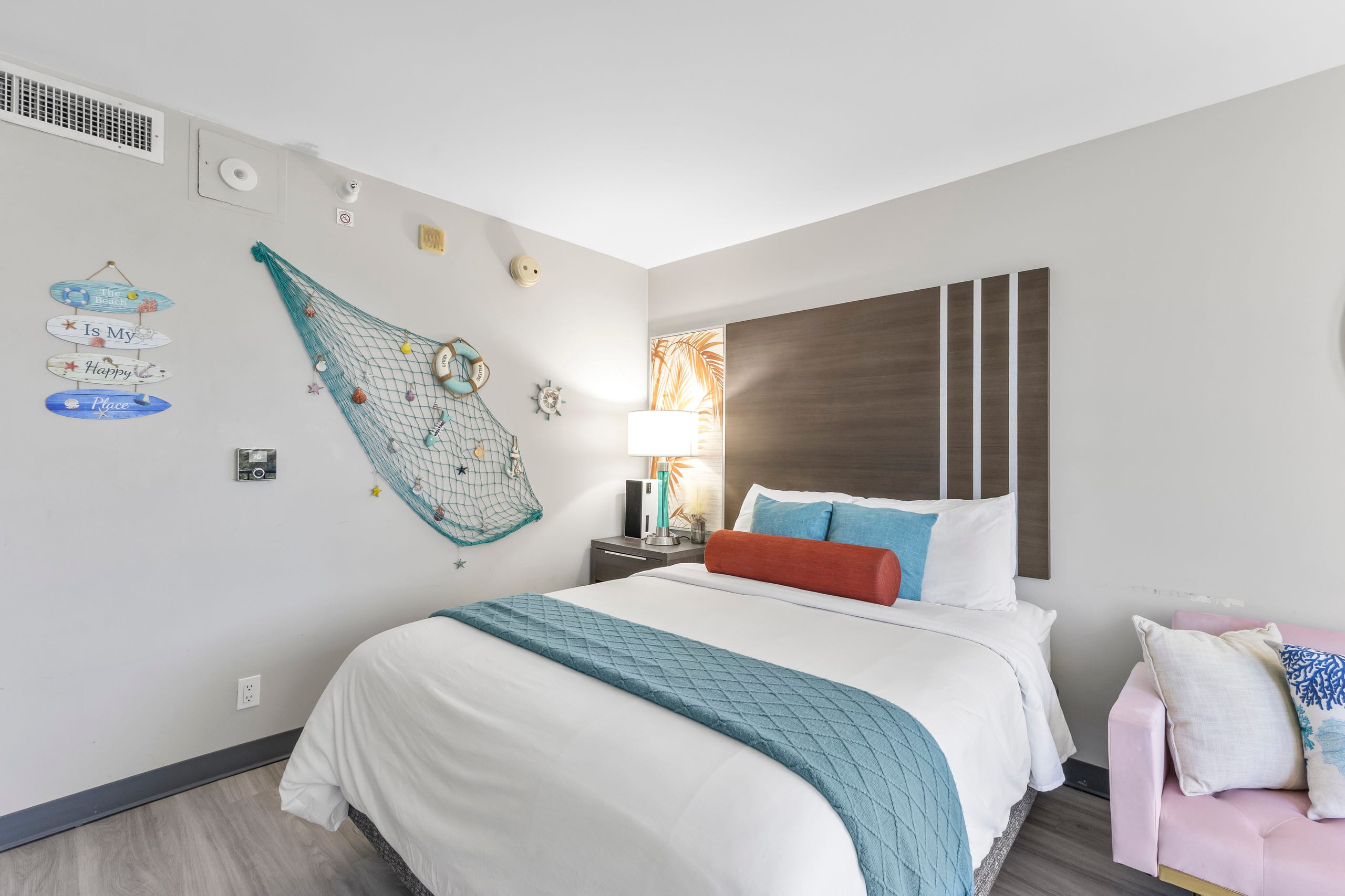 Relaxing & Cozy Coastal Studio with FREE Parking! - Photo 14