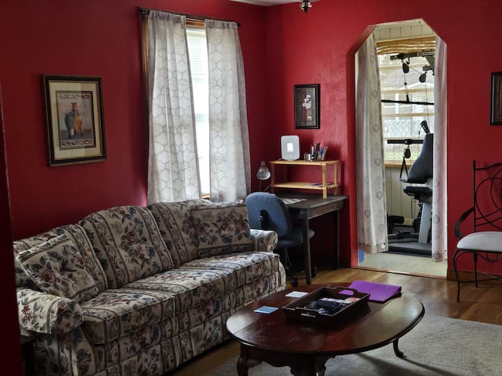 Colorful & Homey Pet Friendly Bungalow - Sleeps 6! - Jacksonville, FL