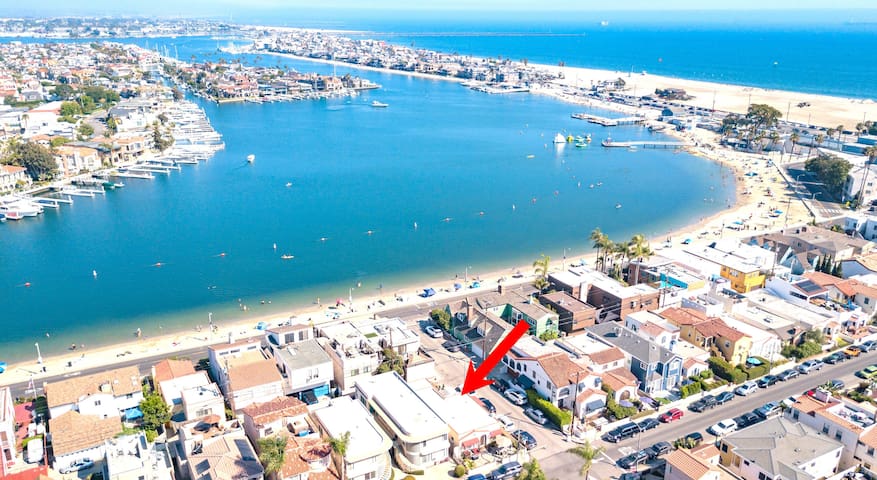 2bd/2ba, steps to the beach, sleeps 6, AC, & prkng