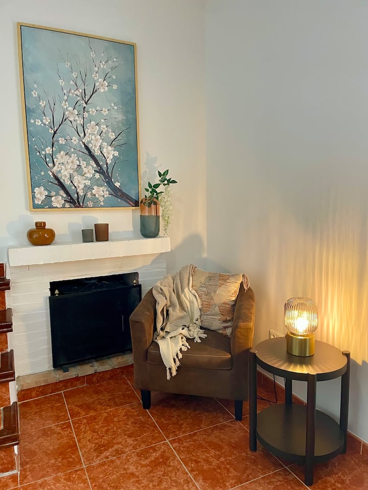 Cosy Andalusian Home + Roof Terrace In Town Centre - Frigiliana