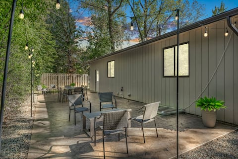 Patio * Game Room * Grill * Arcade * Spacious!