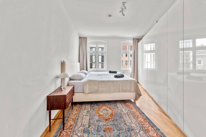 Stylish 120sqm Appartment in Berlin-Mitte gallery image 2