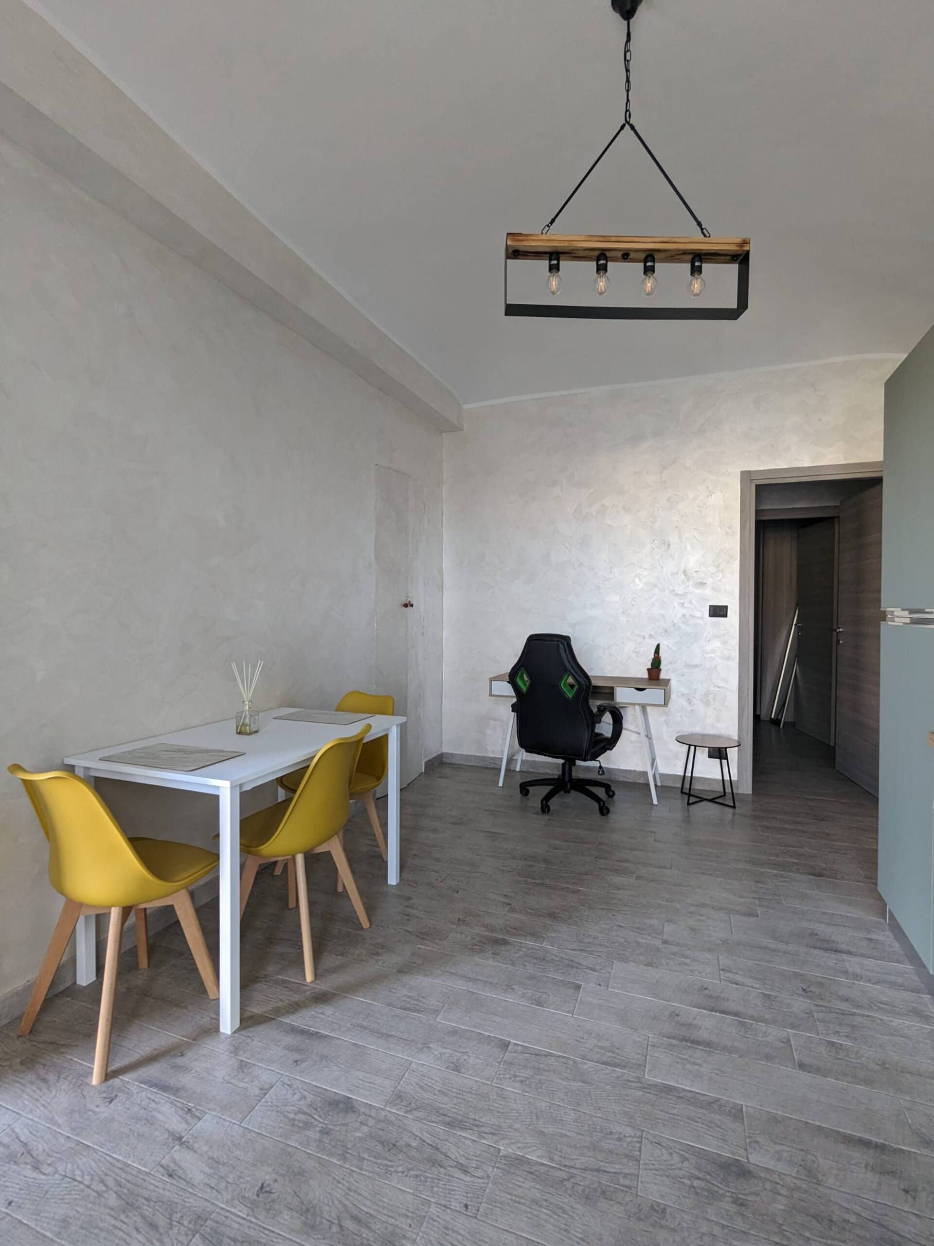 new! 5 min walk to the metro