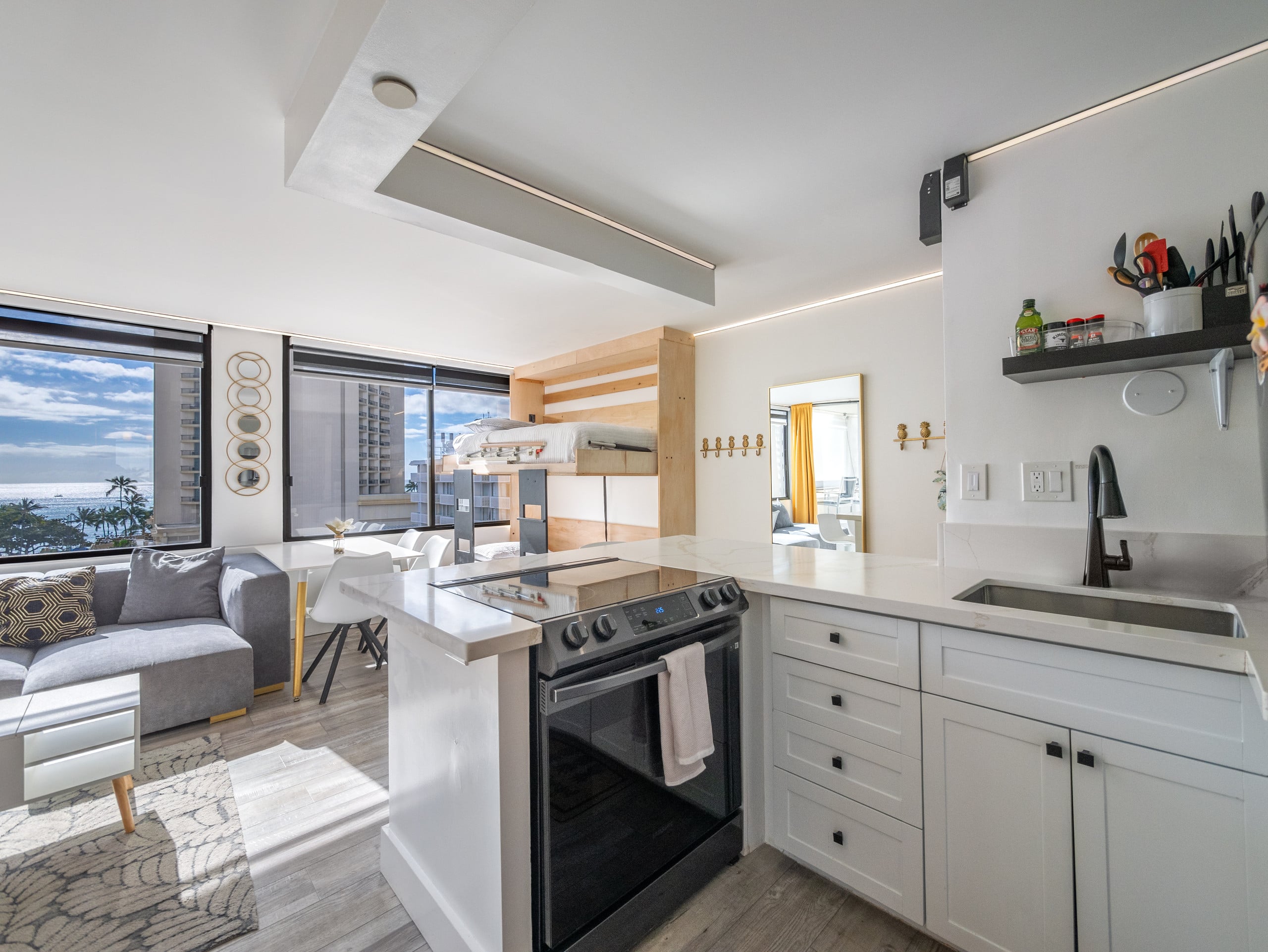 Upscale Ocean view family unit -1BR Near Beach! - Image 11