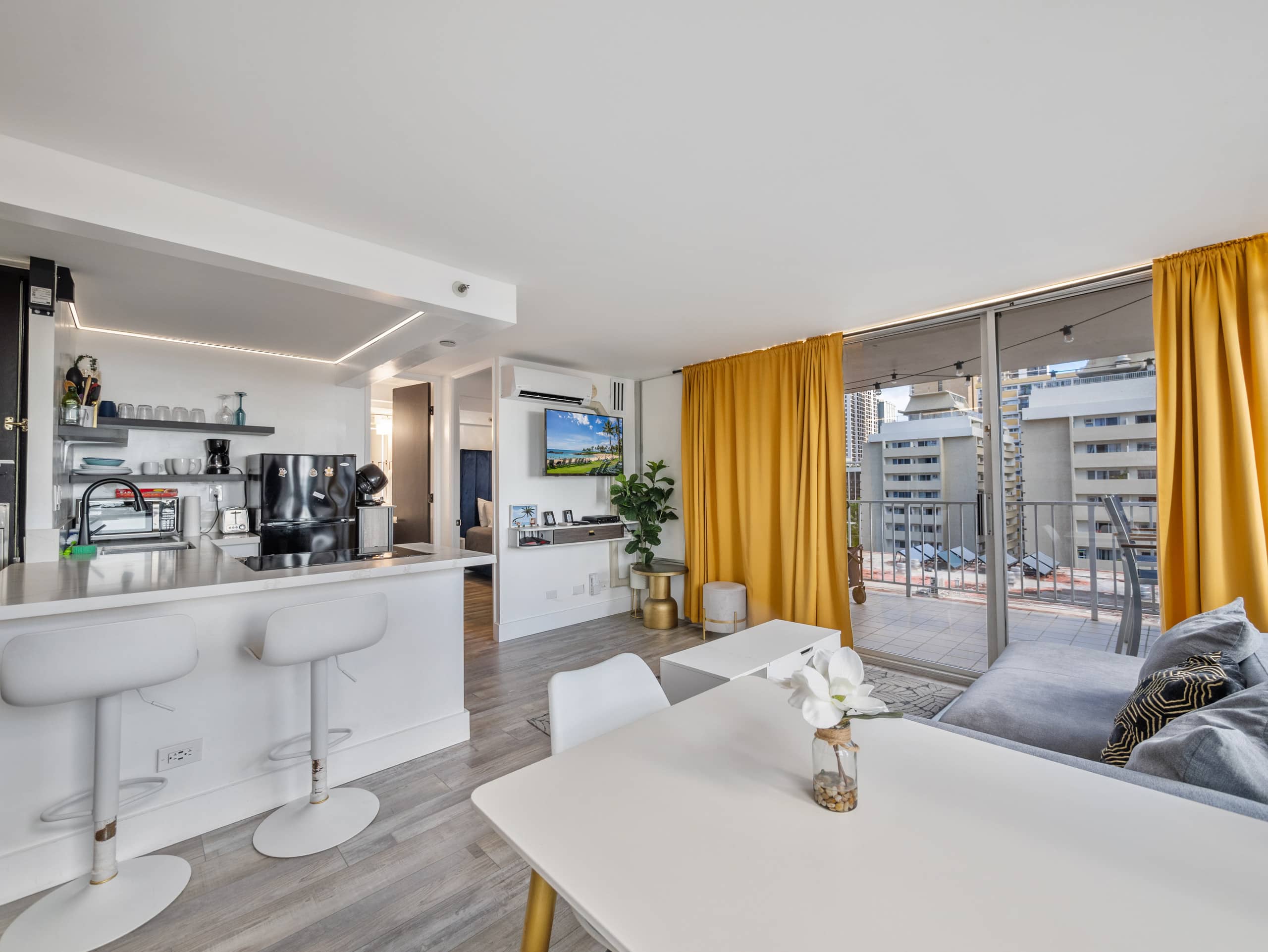 Upscale Ocean view family unit -1BR Near Beach! - Image 4