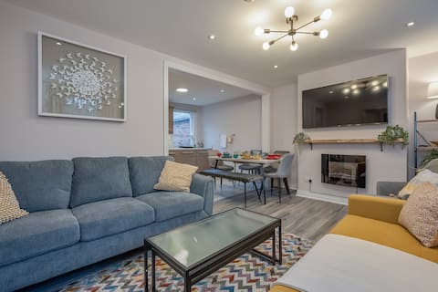 Successful Airbnb property: Central Belfast 3 Bed 3 Bathrooms, Secure Parking in Botanic