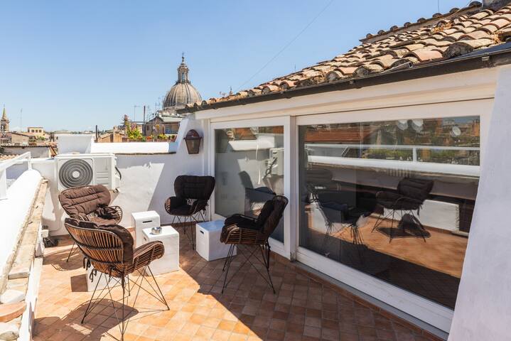 Nikis Maison Navona- Rooftop 4°floor no elevator gallery image 2