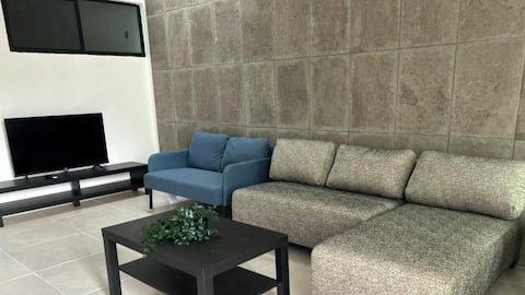Popular Airbnb listing: Your home: travel, rest, work, or study (96) in Fraccionamiento Las Américas Vi