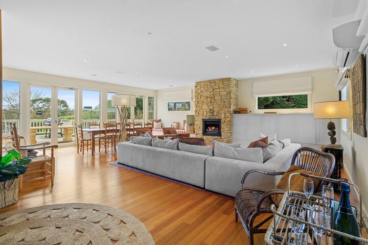 Tennis, Beach, 5 Bedroom, Location! Sorrento gallery image 3