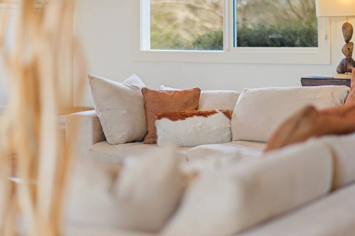 Tennis, Beach, 5 Bedroom, Location! Sorrento gallery image 4