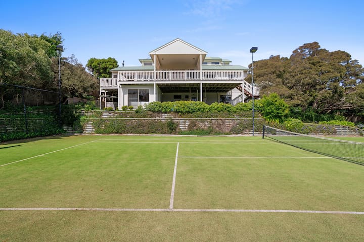 Tennis, Beach, 5 Bedroom, Location! Sorrento